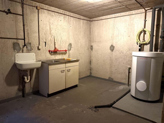 Provisionsfrei: Doppelhaushälfte mit 137 m², Garten und Garage in Erkelenz – Haustechnik, Waschkeller