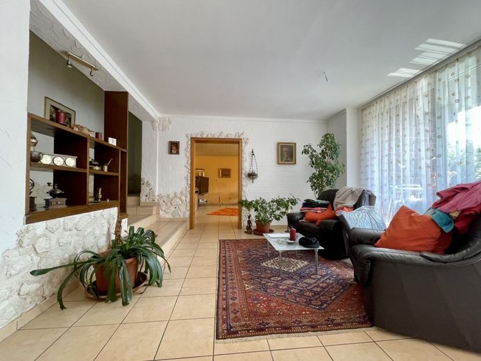 Fröndenberg-Frömern: Freistehender Bungalow mit Garage in familienfreundlicher Lage! – Gesonderte Essdiele