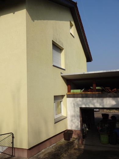 Ansicht Nord- Ost / Garage 