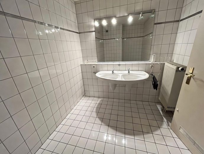Casa adosada con potencial en Starnberg: cerca del lago, todo a mano – Foto 10