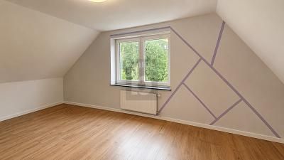 A HOME WITH CHARACTER AND ROOM FOR NEW IDEAS – 1783671071_a47fabe.jpg