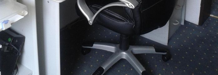 komplettes Büro 