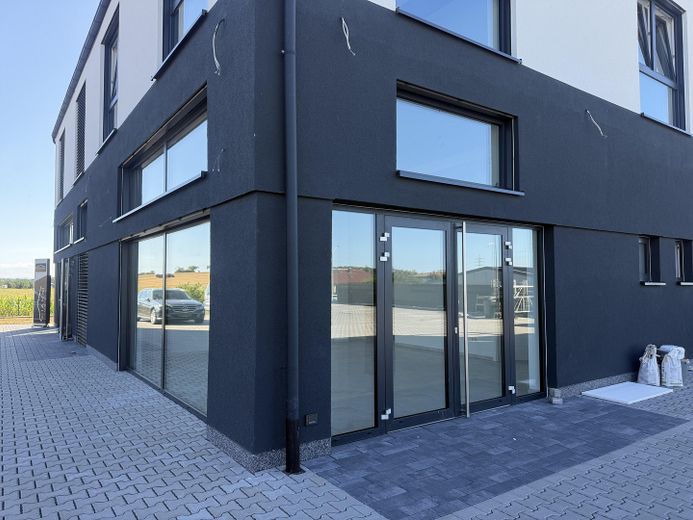 NOWA BUDOWA ** Lokal użytkowy* Ubezpieczenia / Kosmetyka / Sprzedaż / Biuro / Handel detaliczny / Beauty / Studio do wynajęcia – Zdjęcie 3