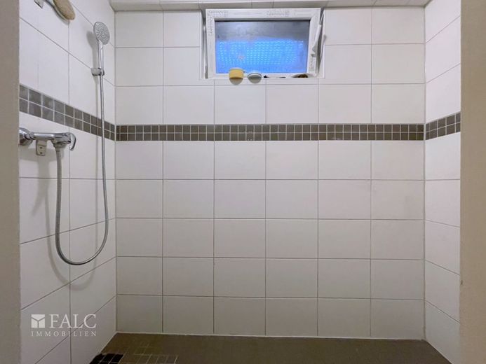Dusche EG
