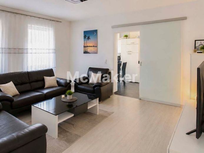 Modernes Wohngefühl trifft zentrale Lage – attraktive 3-Zi.-Wohnung mit Stellplatz – फोटो 1