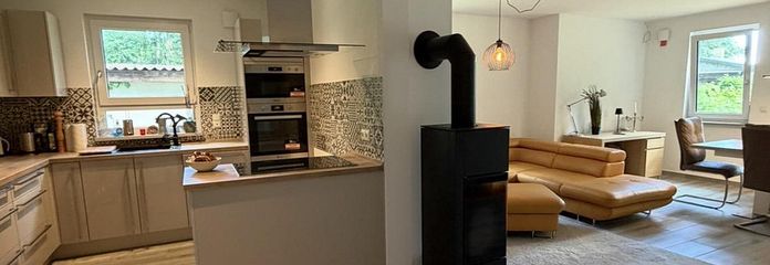 Hochwertige 4-Zimmer-EG-Wohnung teilmöbliert mit Kamin und Terrasse in Klausdorf am Mellensee – Offene Küche/Wohn-Essbereich