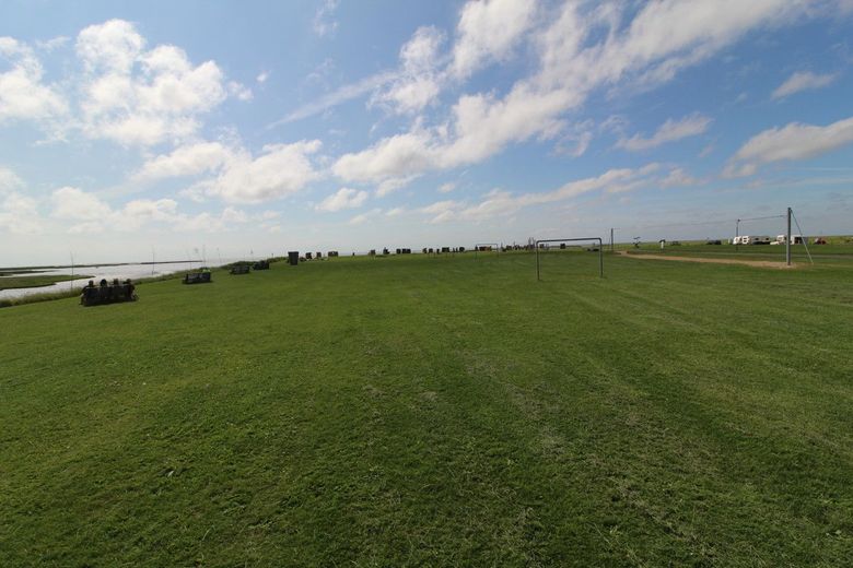 Exquisiter Neubau in idyllischer Lage am Nordseedeich mit 6 ETW inkl. Terrasse oder Balkon- KfW40 EE – idyllische Sicht Richtung Priel und Nordsee