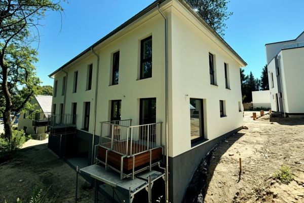 PIERWSZE ZASIEDLENIE W NOWYM BUDOWNICTWIE – szeregowce z nowoczesnym komfortem mieszkania bezpośrednio przy miejskim parku w Chemnitz