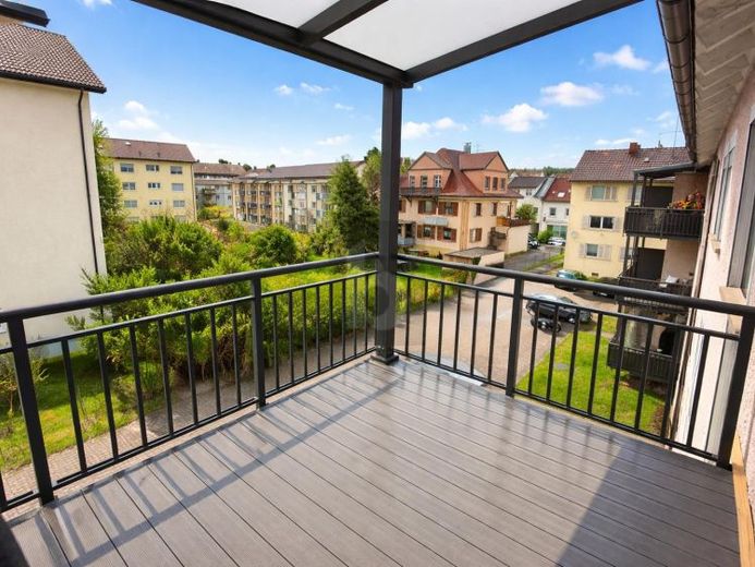 LICHTDURCHFLUTETE WOHLFÜHLOASE – Foto 1