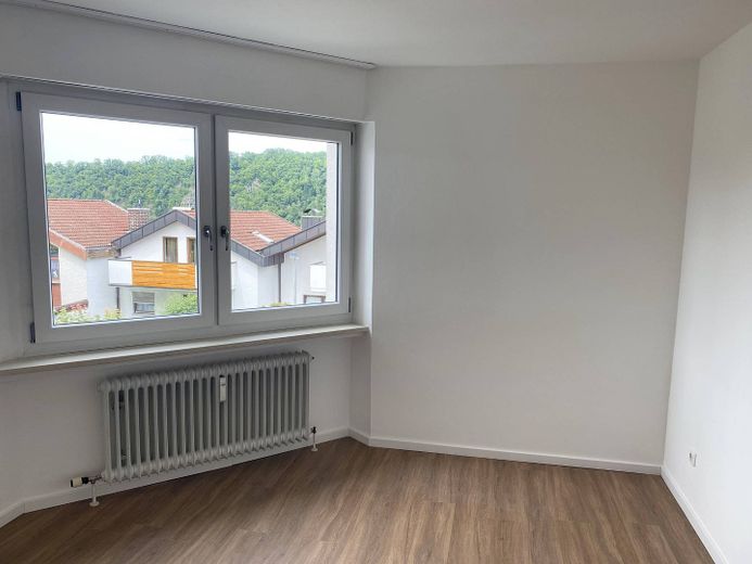 SOMMER, SONNE, SPAREN: Moderne 3-Zimmer-Wohnung mit viel Licht, EBK und sonnigem BALKON – Ansicht II: Schlafzimmer I