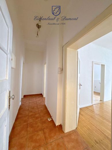 Helle und gepflegte 2-ZKB-Altbauwohnung im Nauwieser Viertel – Flur 1.OG links