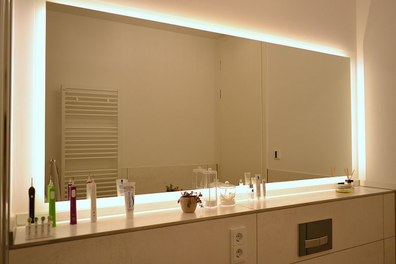 Beautiful 3-room apartment with a park view and plenty of sunlight in Riedberg, Frankfurt am Main – Badezimmer