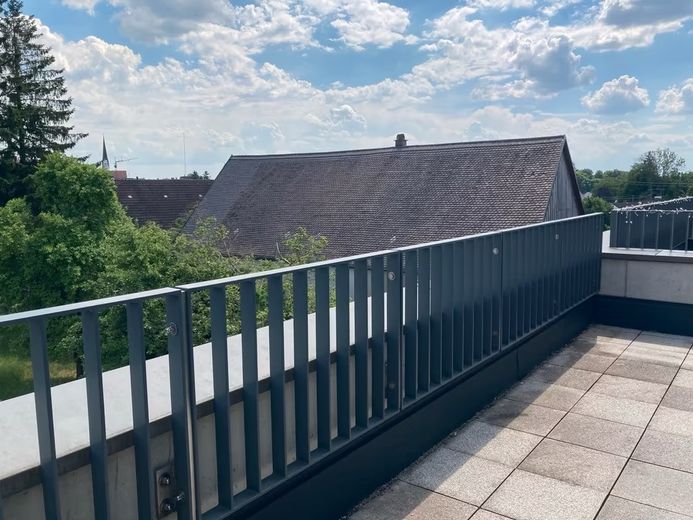 August Provisionsfrei! Stadthaus 5 Zi., 2 Bäder, 2 Dachterrassen, 2 TG – Energie A, Bezug Dez. – 2. Dachterrasse