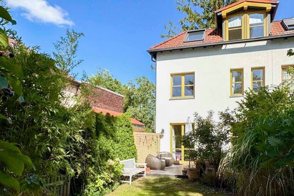 Plenty of space for the whole family: Modern end-of-terrace house in a sought-after location in Berlin-Heiligensee