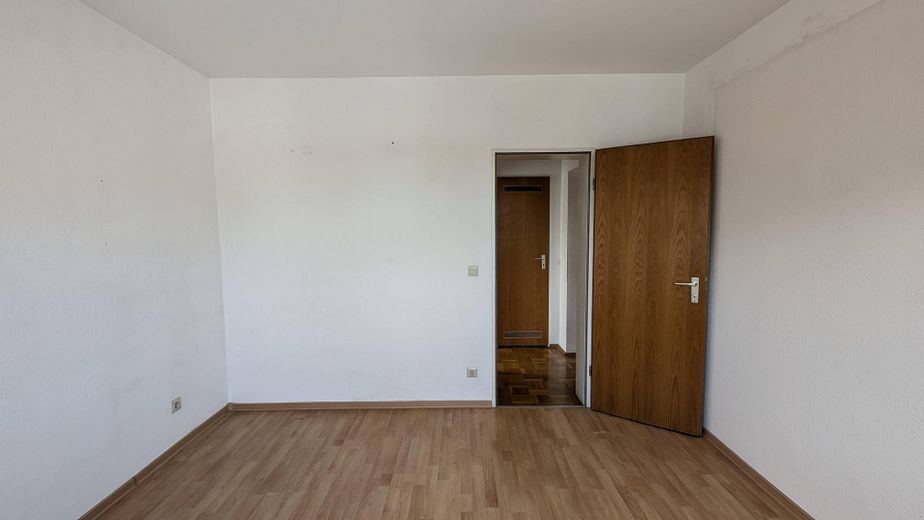Provisionsfreie attraktive 3,5-Zimmer-Eigentumswohnung mit Garage in ruhiger Lage – Schlafzimmer
