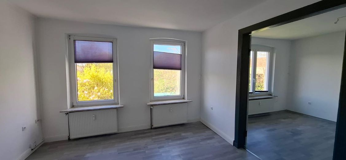 Großzügige 3-Zimmer-Wohnung mit Sommergarten & Balkon in Westerrade – Zimmer 1