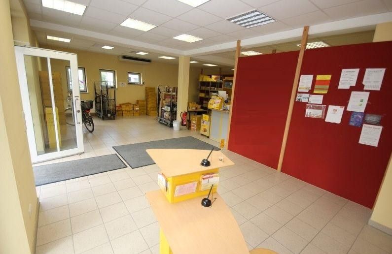 Helles Büro oder Handelsfläche mit 3 Stellplätzen – Innen damals als Post