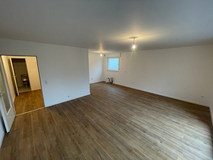 Wohnzimmer(hier noch ohne EBK)