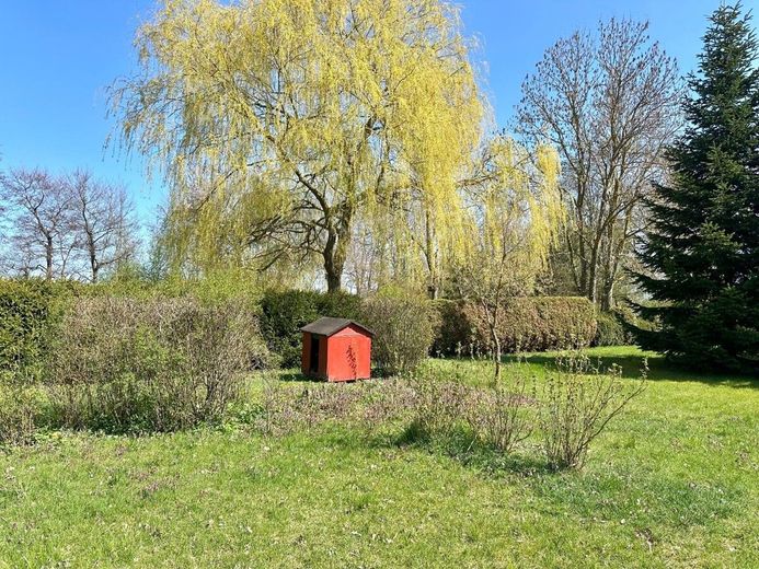 HORN IMMOBILIEN ++ gemütliche Doppelhaushälfte in Randlage, Wilhelmsburg bei Ferdinandshof – Grundstück mit Gartenpumpe