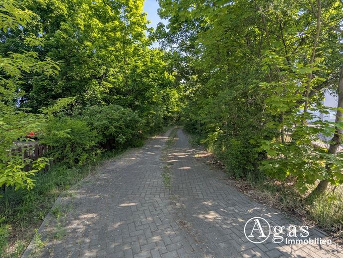 großzügiges Grundstück nahe der Altstadt in Brandenburg an der Havel – Zufahrt  Grundstück