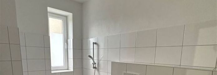Großzügige 3-Zimmer mit Laminat, Balkon und Eckwanne in guter Lage