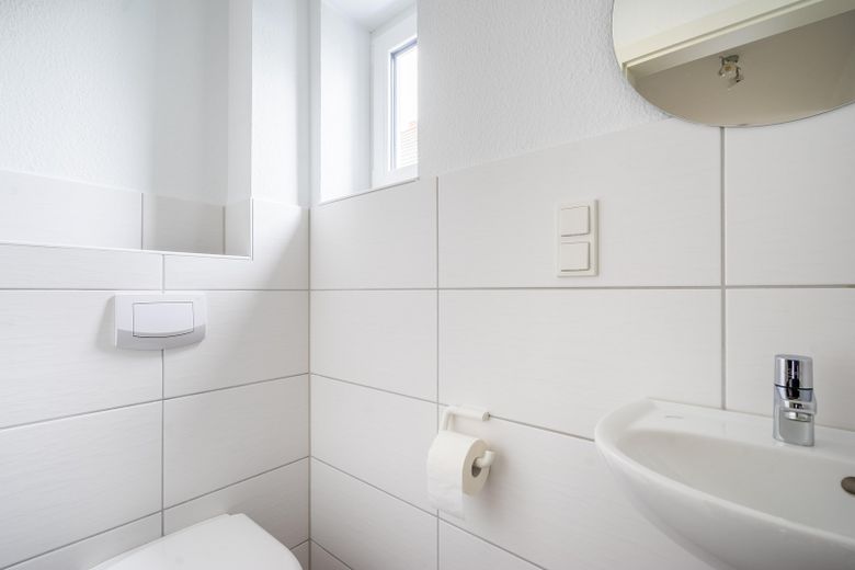 * Ampio appartamento di 3,5 locali | 94 m² | cucina componibile e balcone * – Gäste-WC