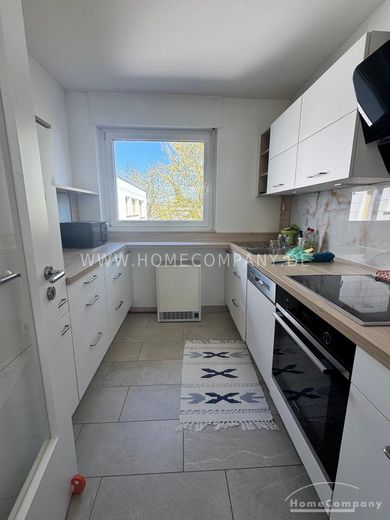 Modern möblierte 2,5-Zimmer-Wohnung mit Balkon – c789c4cb9ecb8cfb6ea1a4010faec4a1ef8ce530.jpg