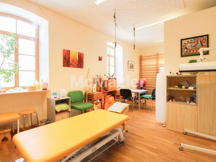 Immobilie mit Potenzial – Praxis oder großzügiges Wohnen in Kaufbeuren – Photo 1