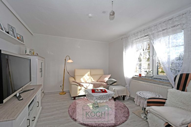 Größtenteils modernisiertes Einfamilienhaus in ruhiger Lage von Langen – Wohnzimmer_EG