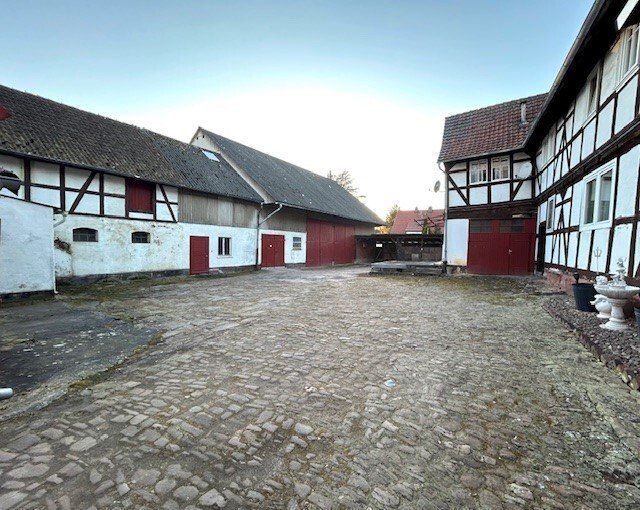 Philippsthal, Wohnhaus mit Nebengebäuden – d035679fd47faa43c1820a8ef32aa8b5.jpg