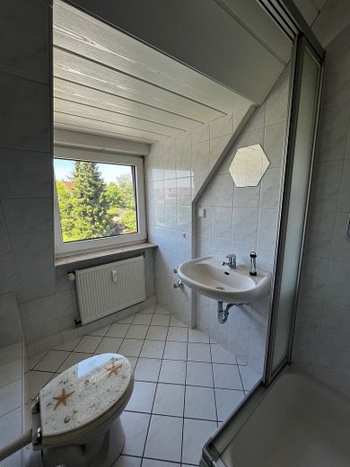 Helle Dachgeschosswohnung Nähe Klinikum Kassel und Universität – Foto 5