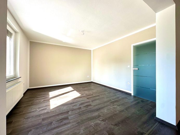 Modernisiertes Zweifamilienhaus in zentraler Lage – Neustadt am Rübenberge – Wohn.-/Esszimmer EG