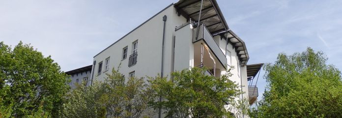 Сімейна 4-кімнатна квартира в Мюнхені, Трудерінг – West-Ansicht