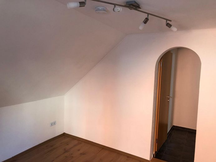Odnowione mieszkanie 2-pokojowe o powierzchni 39 m² w Augsburgu – bezpośrednio od właściciela, bez pośrednika, 2 pokoje z kuchnią i łazienką – Zdjęcie 18