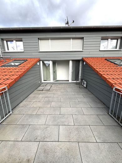 Einer der Balkon unten