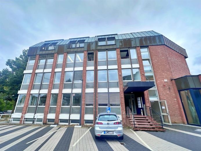 KLE!N - Provisionsfrei - Helle und freundliche Arbeitsatmosphäre – Foto 1