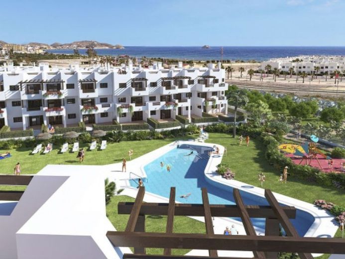 Komfortable Penthouse-Wohnungen mit 3 Schlafzimmern, Dachterrasse mit Meerblick, Tiefgaragenstellplatz und Gemeinschaftspool nur 600 m vom Strand – Foto 1