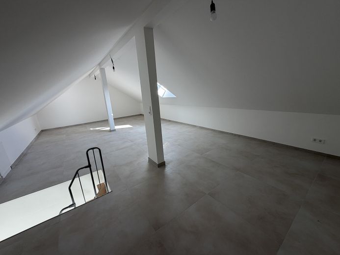 Exklusiver Neubau-Erstbezug – Stilvolle 3-Zimmer-Maisonette Wohnung – DG Zimmer Ansicht 1