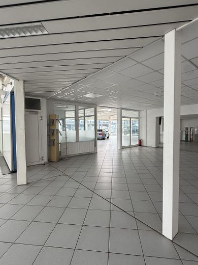 UN'OCCASIONE UNICA: 1.400 mq ex concessionaria auto + 900 mq di area esterna - subito disponibile! – Foto 5