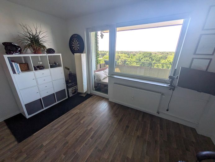 sanierte 3-Zimmerwohnung mit sonnigem Balkon & Stellplatzmöglichkeit☀️ – Büro / Kinderzimmer
