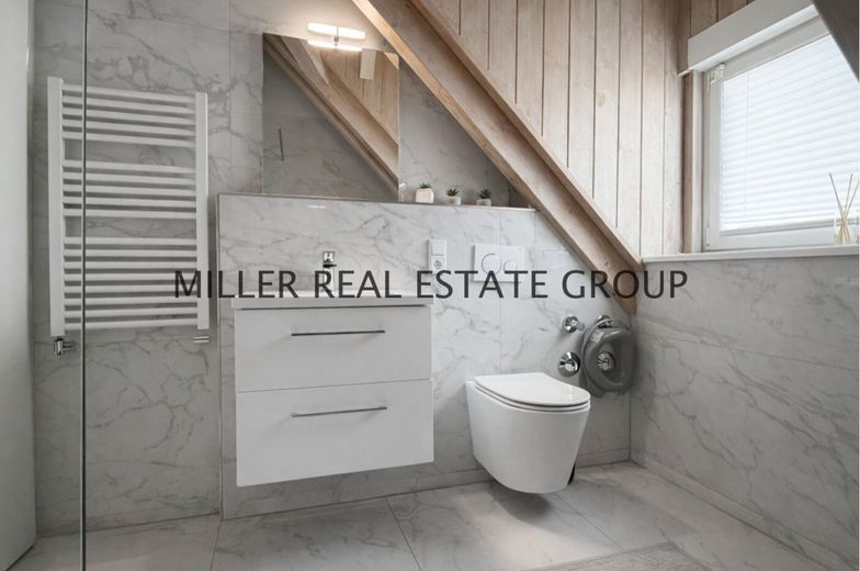 5-Zimmer-Maisonettewohnung in Kösching kaufen - großzügige Eigentumswohnung mit Balkon und zwei Stellplätzen nahe Ingolstadt! – Badezimmer