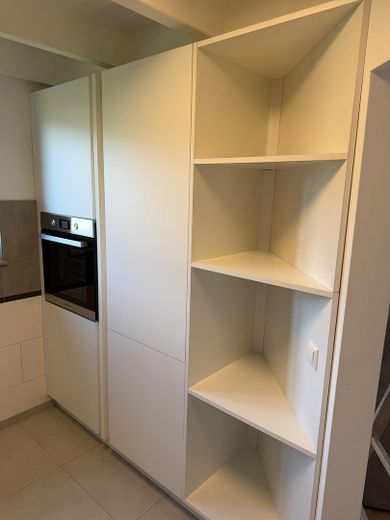 122-Wysokiej jakości, odnowione 5-pokojowe mieszkanie na poddaszu z balkonem słonecznym i wymarzonym widokiem w dal – Zdjęcie 3