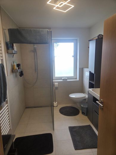 Schöne helle meu renovierte 3-Zimmer-Wohnung in Wallersdorf zu vermieten – Foto 4