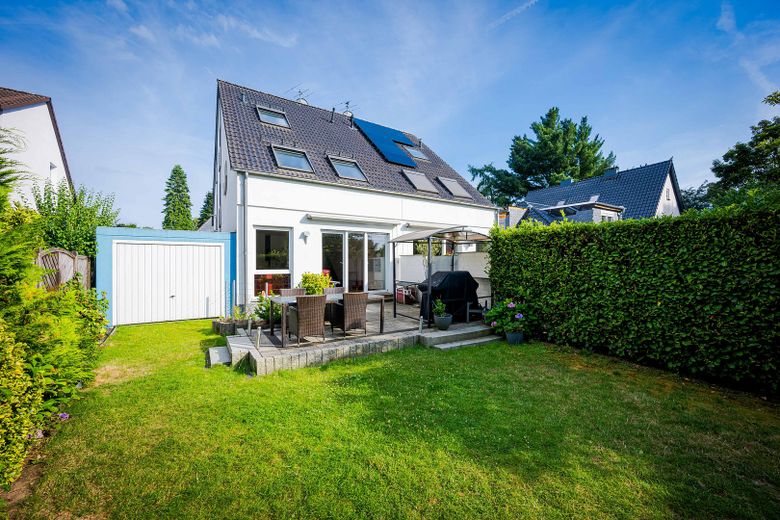 Provisionsfrei: Moderne, wunderschöne Doppelhaushälfte in Solingen - 3,9% Rendite – Ansicht vom Garten