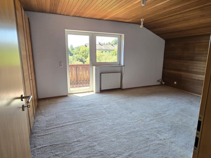 Rarität in Prien – Einfamilienhaus am Fluss Prien mit Bergblick, Wintergarten & PV – Schlafzimmer Süd