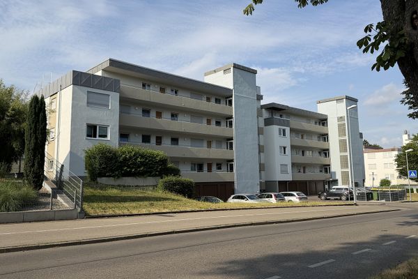 senza provvigione | 53 m² | 2 locali | balcone esposto a sud | cucina componibile | posto auto incluso