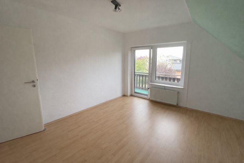 Exclusive House with Garage and Three Parking Spaces – OG rechts Zimmer 3