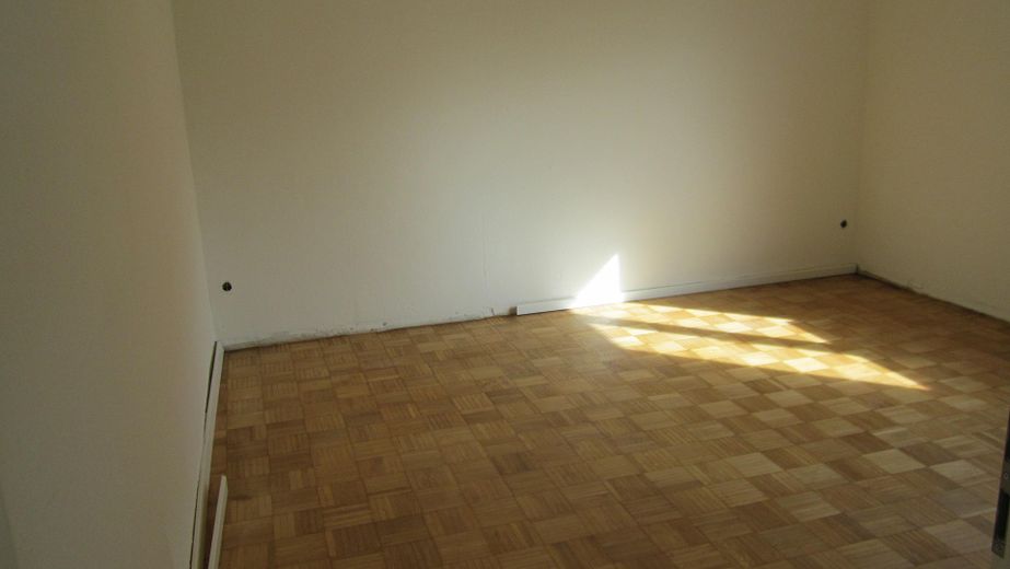 Zentrale ruhige 4,5-Zimmer-Wohnung mit großem Balkon 1. OG in Herrenberg Ziegelfeld von privat – Büro