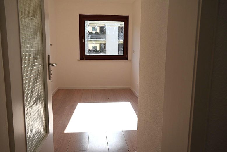Wohnen im Grünen - Ihr Zuhause mit Balkon und 3 Zimmern – Küche Bild 1