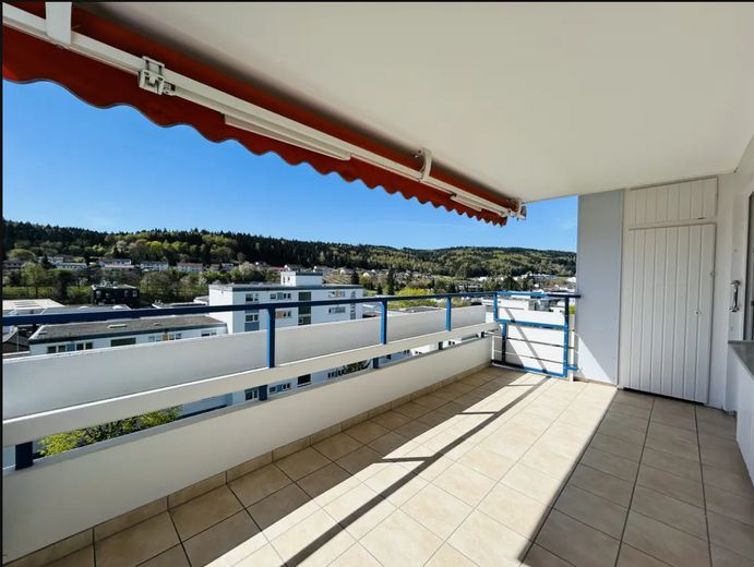 Erstbezug nach Kernsanierung - Moderne 4-Zimmer Wohnung am Fuße des Honbergs – Balkon